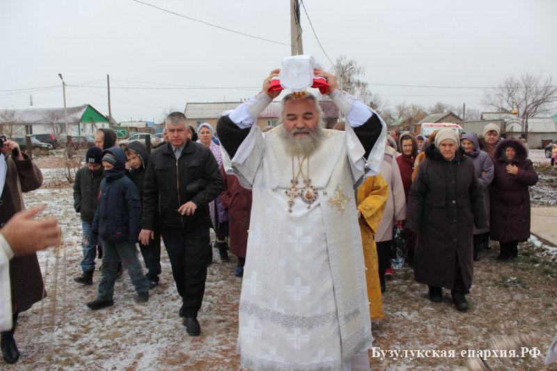 Погода село плешаново красногвардейский. Храм Святого Богоявления село Плешаново. Церковь в Плешаново Оренбургская. Церковь Плешаново Красногвардейский район Оренбургской области. Плешаново Красногвардейского района Родник.