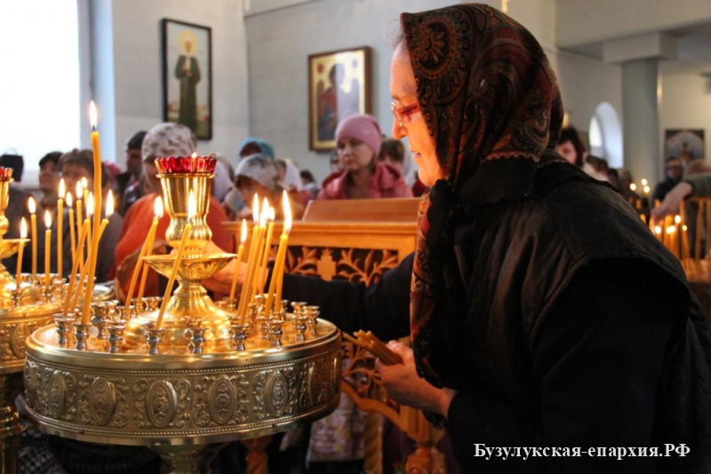 Чем отличается панихида от литургии. Всенощное бдение на 07 10 22г родительская суббота. Панихида всенощное бдение картинки.