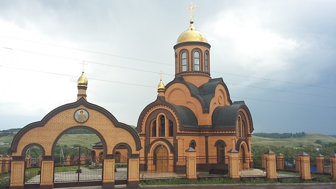 Авто оренбургская область. Храм в Аксенкино Северного района Оренбургской области. Храм Димитрия Солунского Аксенкино. Село Аксенкино Северного района Оренбургской области. Храмы Оренбургской области Северный район.