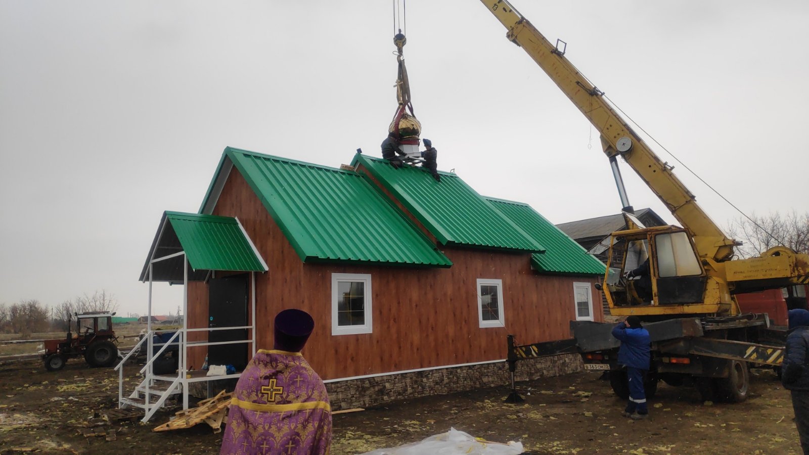 Вновь построенный. Село медведка Тоцкий район. Медведка Оренбургская область Тоцкий район. Бугуруслан Затон. П Затон Бугуруслан храм.