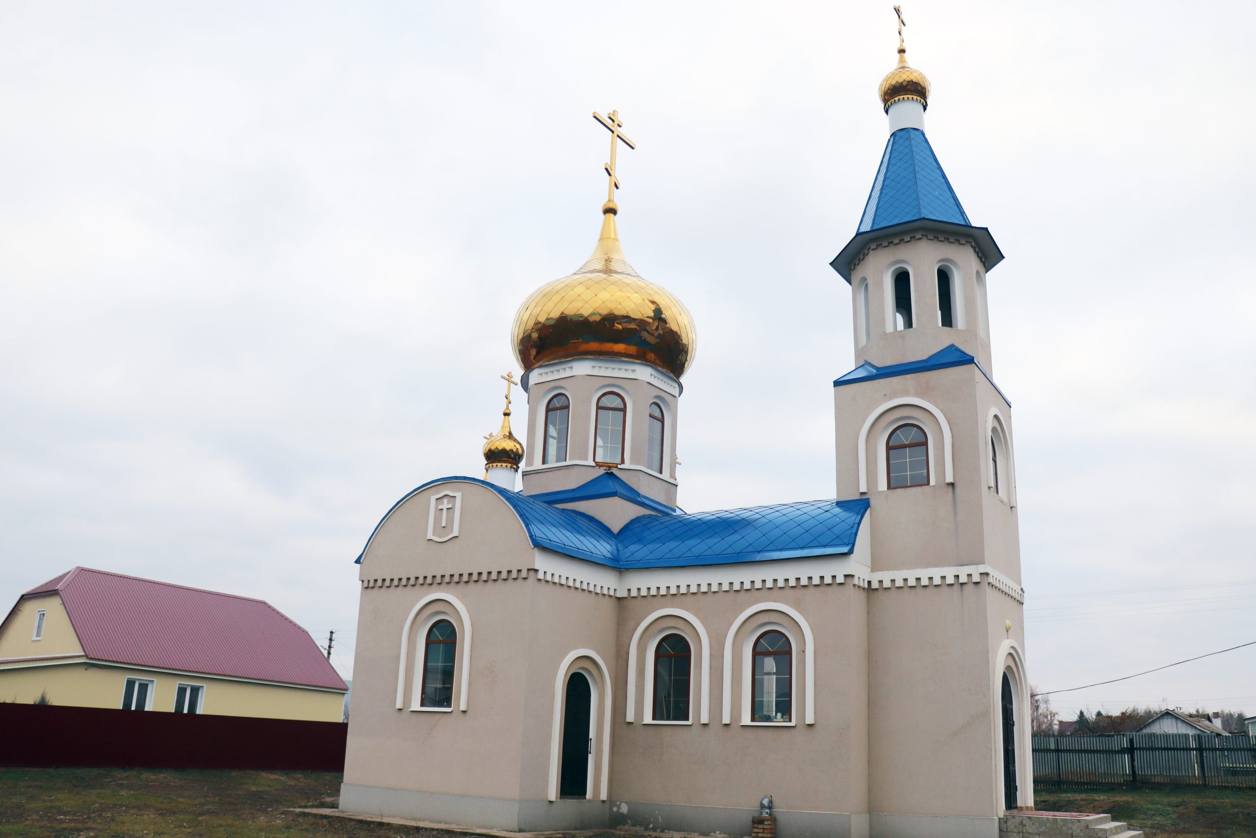 Храм Смоленской иконы Божией Матери на ст. Заглядино Асекеевского района |  Бузулукская епархия