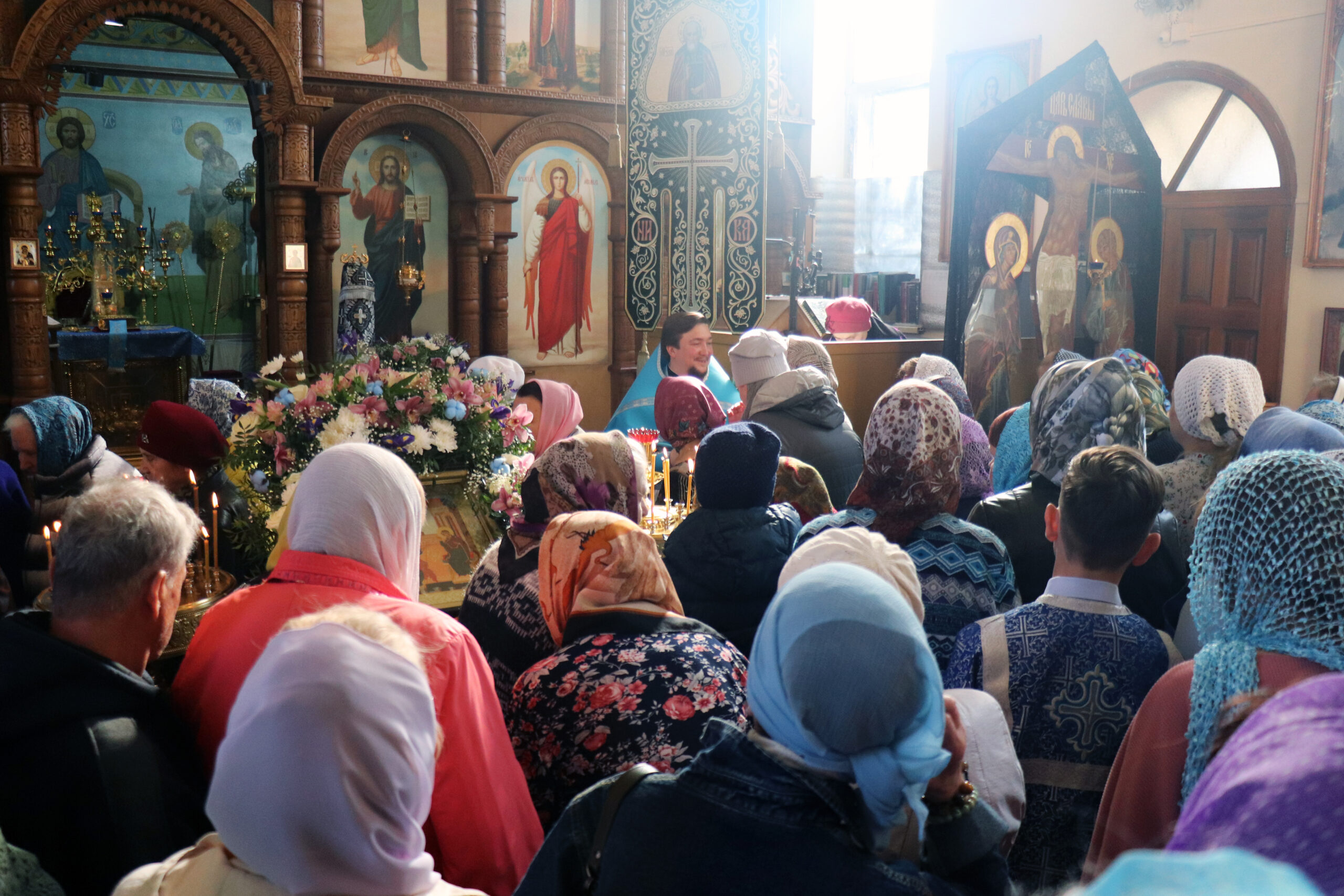 Пасха 6 мая в каком году. Благовещение литургия. С Благовещением Пресвятой Богородицы. С праздником Благовещения Пресвятой. Благовещение Богородицы.